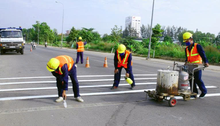 Sơn kẻ vạch giao thông 